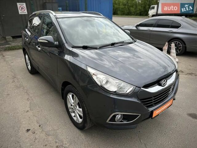 Серый Хендай их35, объемом двигателя 1.7 л и пробегом 192 тыс. км за 14250 $, фото 17 на Automoto.ua