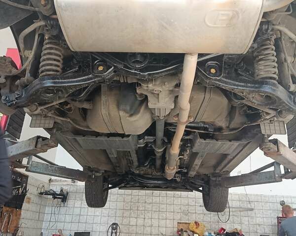 Серый Хендай их35, объемом двигателя 2 л и пробегом 249 тыс. км за 11200 $, фото 9 на Automoto.ua