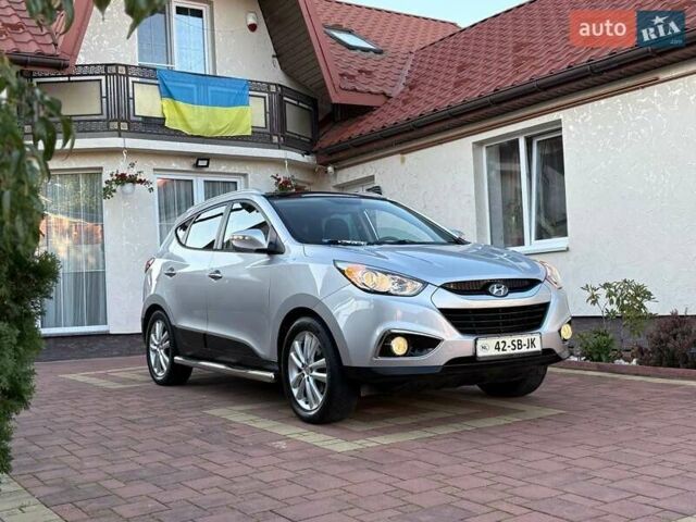 Серый Хендай их35, объемом двигателя 1.7 л и пробегом 160 тыс. км за 11450 $, фото 14 на Automoto.ua