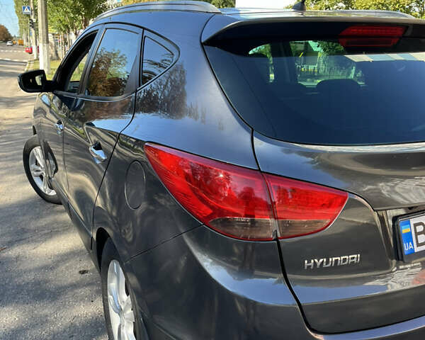 Сірий Хендай іх35, об'ємом двигуна 2 л та пробігом 279 тис. км за 8300 $, фото 17 на Automoto.ua