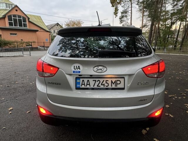 Серый Хендай их35, объемом двигателя 2 л и пробегом 190 тыс. км за 10700 $, фото 9 на Automoto.ua