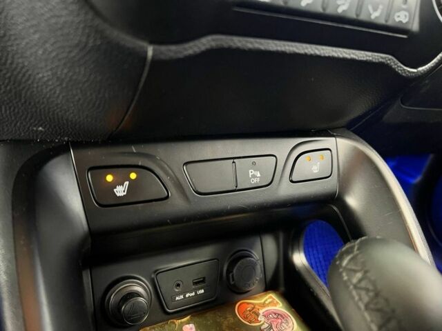 Серый Хендай их35, объемом двигателя 2 л и пробегом 163 тыс. км за 10800 $, фото 6 на Automoto.ua