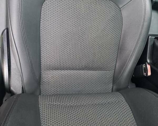 Серый Хендай их35, объемом двигателя 2 л и пробегом 244 тыс. км за 10950 $, фото 26 на Automoto.ua