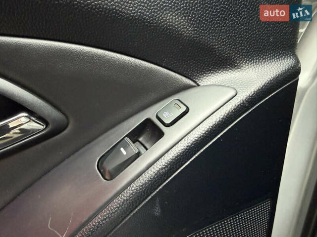 Сірий Хендай іх35, об'ємом двигуна 2 л та пробігом 175 тис. км за 7350 $, фото 16 на Automoto.ua