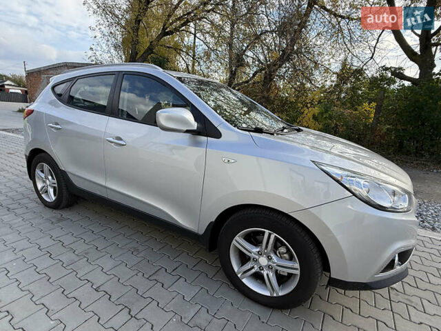 Серый Хендай их35, объемом двигателя 2 л и пробегом 260 тыс. км за 9300 $, фото 8 на Automoto.ua