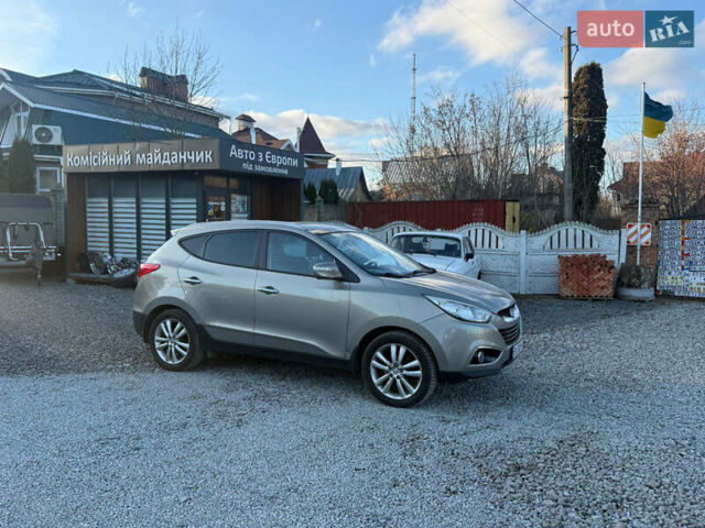 Серый Хендай их35, объемом двигателя 2 л и пробегом 180 тыс. км за 11200 $, фото 1 на Automoto.ua