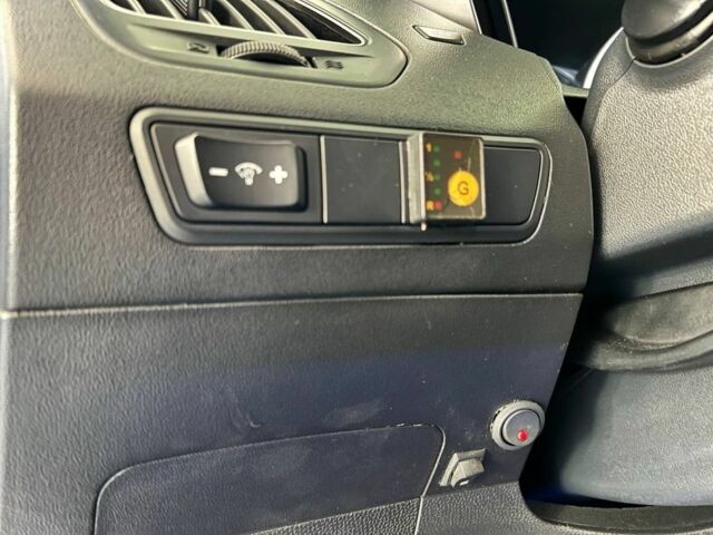 Серый Хендай их35, объемом двигателя 2 л и пробегом 163 тыс. км за 10800 $, фото 20 на Automoto.ua