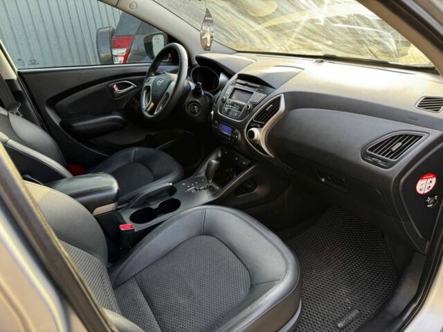 Сірий Хендай іх35, об'ємом двигуна 2 л та пробігом 228 тис. км за 10999 $, фото 12 на Automoto.ua