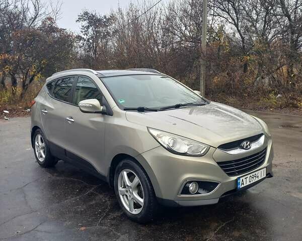 Серый Хендай их35, объемом двигателя 2 л и пробегом 244 тыс. км за 10950 $, фото 8 на Automoto.ua