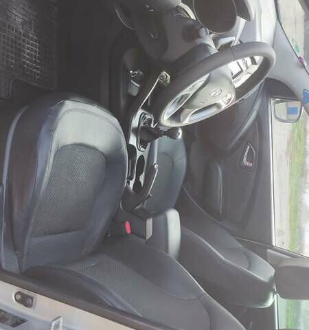 Хендай их35 2010 в Ровно на Automoto.ua Серый Хендай их35, объемом двигателя 1.69 л и пробегом 220 тыс. км за 10300 $, фото 16 на Automoto.ua
