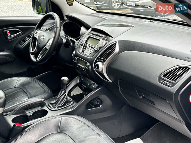 Хендай их35 2010 в Виннице на Automoto.ua Серый Хендай их35, объемом двигателя 2 л и пробегом 261 тыс. км за 9999 $, фото 15 на Automoto.ua