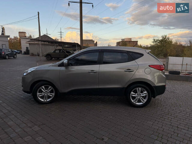 Хендай их35 2010 в Кривом Роге на Automoto.ua Серый Хендай их35, объемом двигателя 2 л и пробегом 220 тыс. км за 11800 $, фото 6 на Automoto.ua