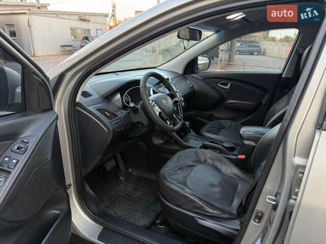 Хендай их35 2010 в Кривом Роге на Automoto.ua Серый Хендай их35, объемом двигателя 2 л и пробегом 220 тыс. км за 11800 $, фото 22 на Automoto.ua