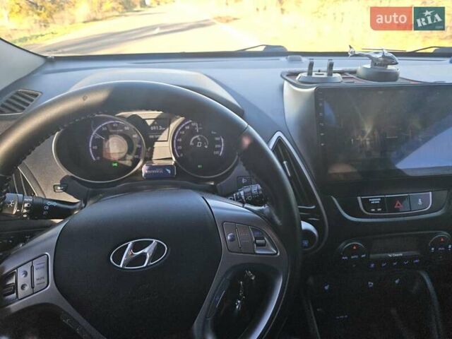 Хендай их35 2010 в Очакове на Automoto.ua Серый Хендай их35, объемом двигателя 2 л и пробегом 170 тыс. км за 11300 $, фото 14 на Automoto.ua