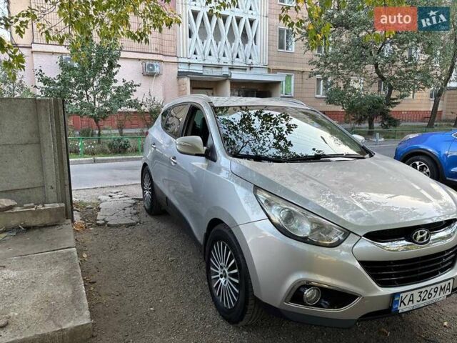 Серый Хендай их35, объемом двигателя 2 л и пробегом 249 тыс. км за 11200 $, фото 31 на Automoto.ua