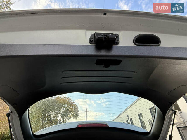 Серый Хендай их35, объемом двигателя 2 л и пробегом 260 тыс. км за 9300 $, фото 18 на Automoto.ua