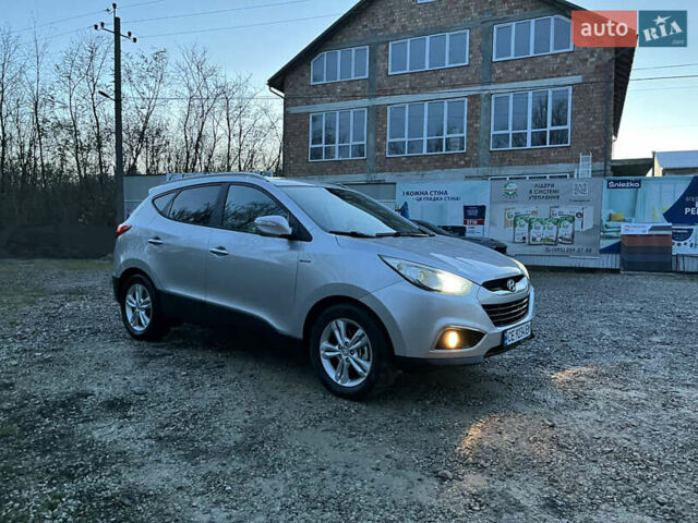 Серый Хендай их35, объемом двигателя 2 л и пробегом 228 тыс. км за 10450 $, фото 2 на Automoto.ua