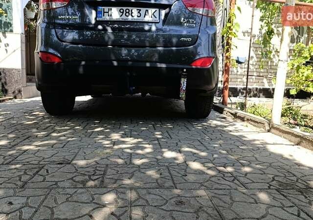 Серый Хендай их35, объемом двигателя 2.01 л и пробегом 232 тыс. км за 12500 $, фото 7 на Automoto.ua