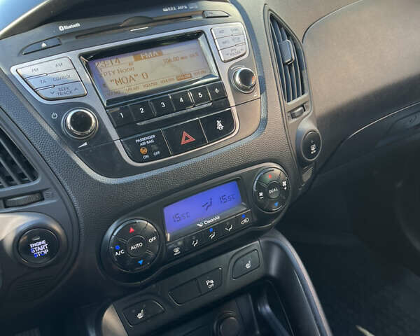 Сірий Хендай іх35, об'ємом двигуна 2 л та пробігом 279 тис. км за 8300 $, фото 7 на Automoto.ua