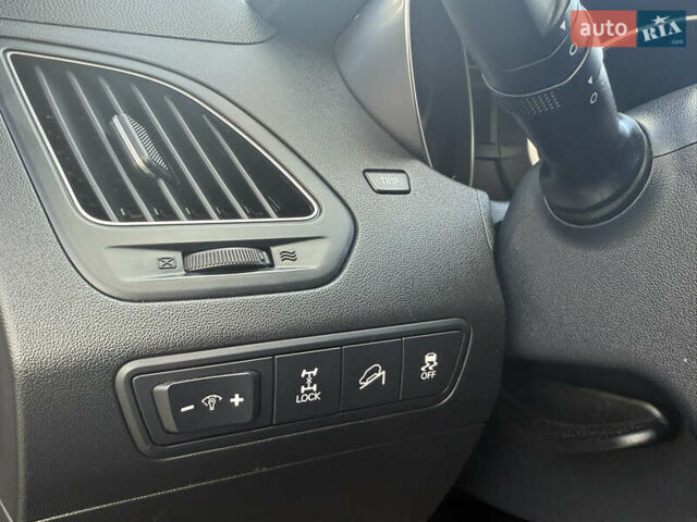 Хендай их35 2010 в Хмельницком на Automoto.ua Серый Хендай их35, объемом двигателя 2 л и пробегом 180 тыс. км за 11000 $, фото 11 на Automoto.ua