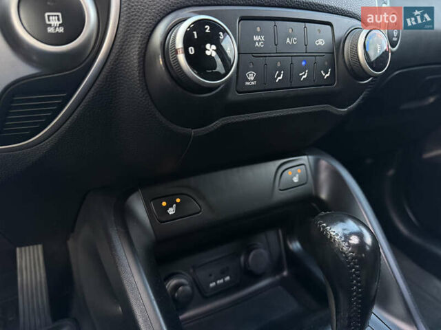 Хендай их35 2010 в Кривом Роге на Automoto.ua Серый Хендай их35, объемом двигателя 2 л и пробегом 220 тыс. км за 11800 $, фото 29 на Automoto.ua