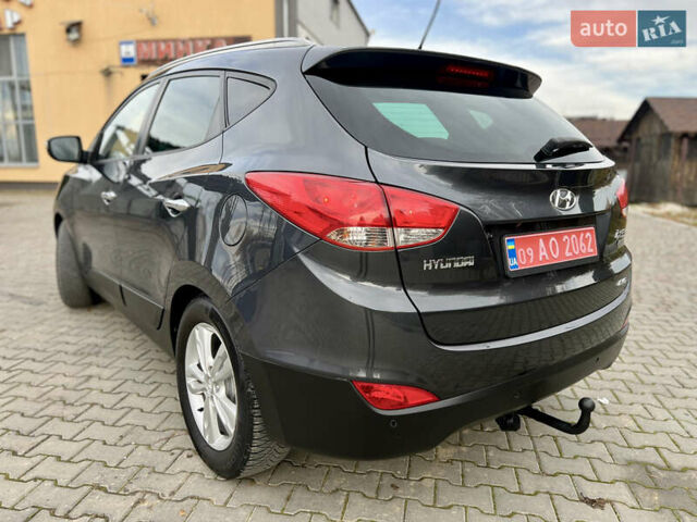 Серый Хендай их35, объемом двигателя 2 л и пробегом 262 тыс. км за 12150 $, фото 24 на Automoto.ua