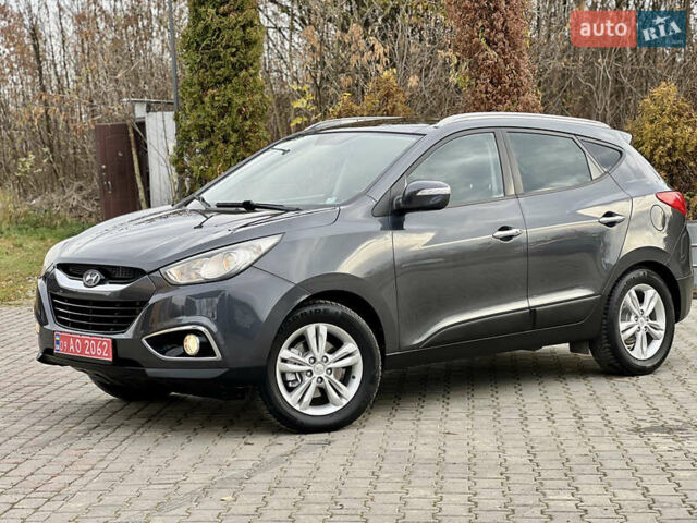 Серый Хендай их35, объемом двигателя 2 л и пробегом 262 тыс. км за 12150 $, фото 5 на Automoto.ua
