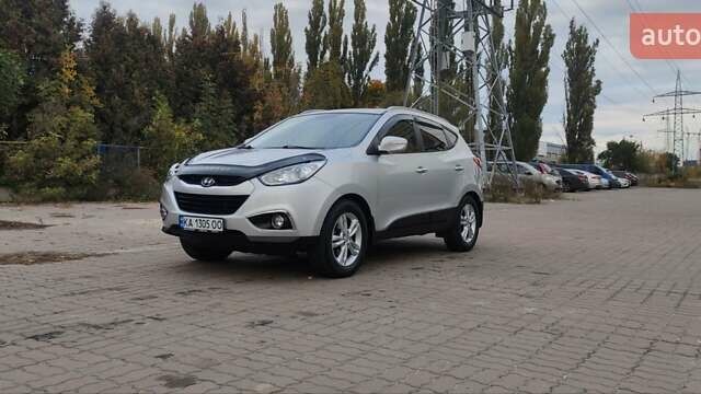 Серый Хендай их35, объемом двигателя 2 л и пробегом 151 тыс. км за 11450 $, фото 19 на Automoto.ua