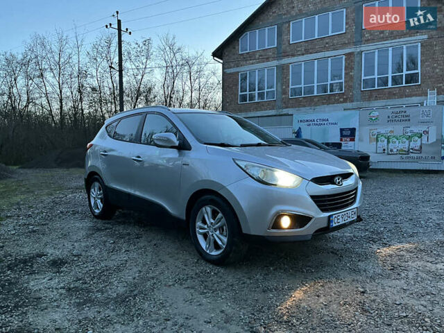 Серый Хендай их35, объемом двигателя 2 л и пробегом 228 тыс. км за 10450 $, фото 1 на Automoto.ua