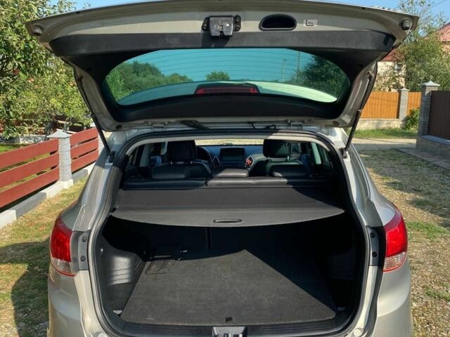 Сірий Хендай іх35, об'ємом двигуна 2 л та пробігом 244 тис. км за 10300 $, фото 9 на Automoto.ua