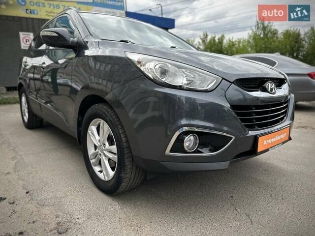 Серый Хендай их35, объемом двигателя 1.7 л и пробегом 192 тыс. км за 14250 $, фото 16 на Automoto.ua