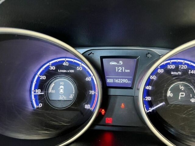 Серый Хендай их35, объемом двигателя 2 л и пробегом 163 тыс. км за 10800 $, фото 11 на Automoto.ua