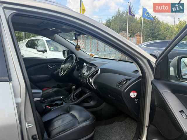 Хендай их35 2010 в Хмельницком на Automoto.ua Серый Хендай их35, объемом двигателя 2 л и пробегом 180 тыс. км за 11000 $, фото 6 на Automoto.ua