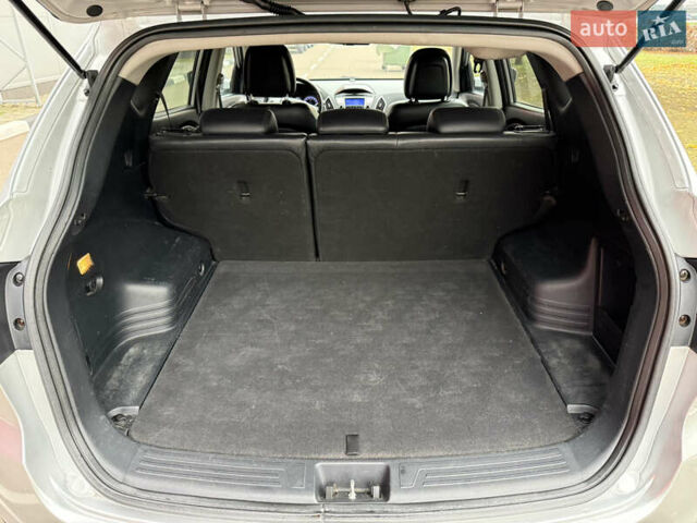 Сірий Хендай іх35, об'ємом двигуна 2 л та пробігом 175 тис. км за 7350 $, фото 17 на Automoto.ua