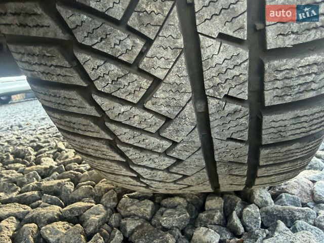 Серый Хендай их35, объемом двигателя 2 л и пробегом 180 тыс. км за 11200 $, фото 11 на Automoto.ua