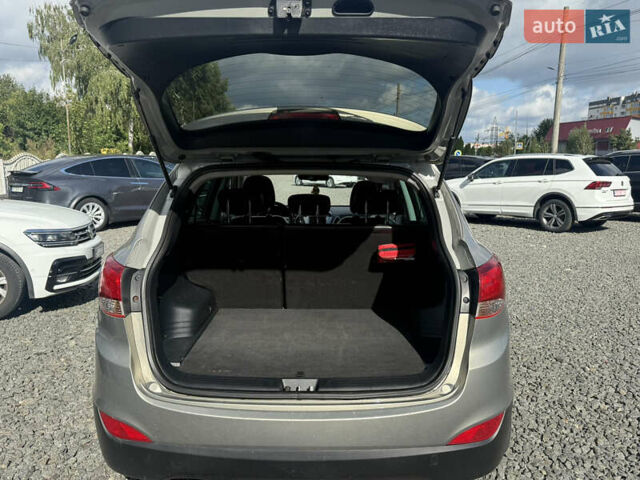 Хендай их35 2010 в Хмельницком на Automoto.ua Серый Хендай их35, объемом двигателя 2 л и пробегом 180 тыс. км за 11000 $, фото 4 на Automoto.ua