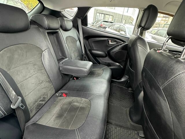 Сірий Хендай іх35, об'ємом двигуна 2 л та пробігом 209 тис. км за 11500 $, фото 10 на Automoto.ua