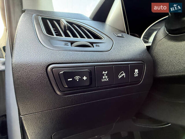 Серый Хендай их35, объемом двигателя 2 л и пробегом 260 тыс. км за 9800 $, фото 31 на Automoto.ua