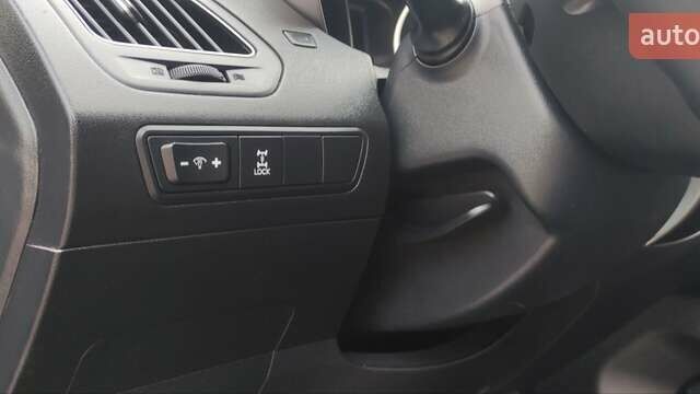 Серый Хендай их35, объемом двигателя 2 л и пробегом 151 тыс. км за 11450 $, фото 47 на Automoto.ua