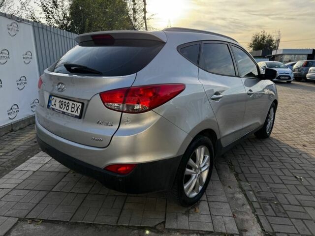 Сірий Хендай іх35, об'ємом двигуна 2 л та пробігом 228 тис. км за 10999 $, фото 2 на Automoto.ua