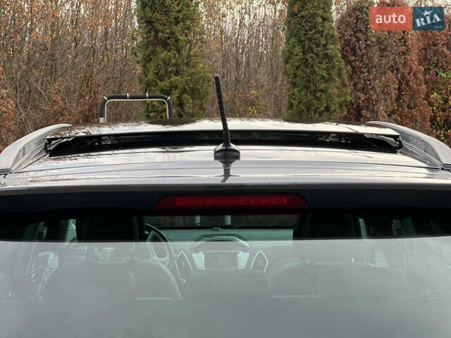 Серый Хендай их35, объемом двигателя 2 л и пробегом 262 тыс. км за 12150 $, фото 42 на Automoto.ua