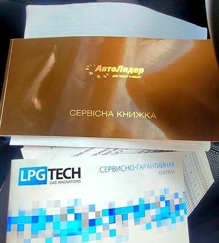 Сірий Хендай іх35, об'ємом двигуна 2.4 л та пробігом 135 тис. км за 13500 $, фото 2 на Automoto.ua