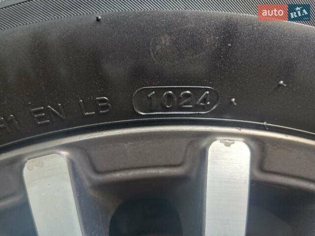 Серый Хендай их35, объемом двигателя 2 л и пробегом 249 тыс. км за 11200 $, фото 14 на Automoto.ua