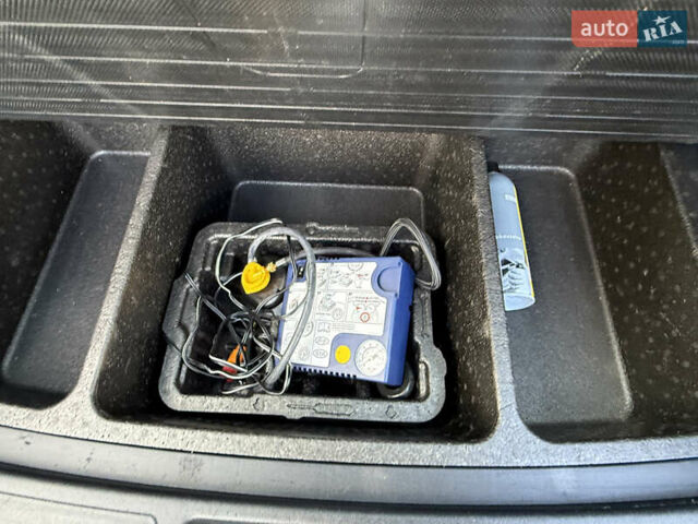 Серый Хендай их35, объемом двигателя 2 л и пробегом 260 тыс. км за 9800 $, фото 21 на Automoto.ua