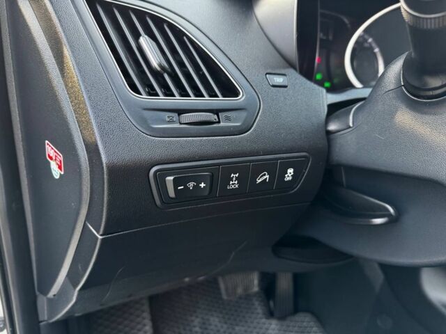 Сірий Хендай іх35, об'ємом двигуна 2 л та пробігом 228 тис. км за 10999 $, фото 9 на Automoto.ua