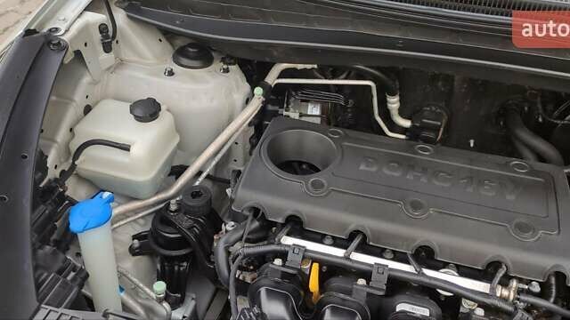 Серый Хендай их35, объемом двигателя 2 л и пробегом 151 тыс. км за 11450 $, фото 51 на Automoto.ua