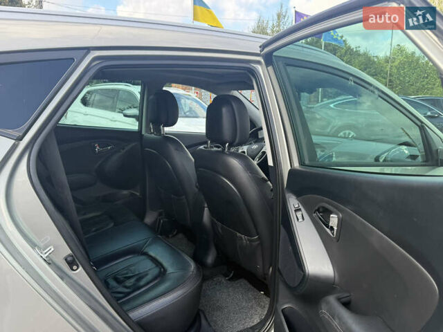 Хендай их35 2010 в Хмельницком на Automoto.ua Серый Хендай их35, объемом двигателя 2 л и пробегом 180 тыс. км за 11000 $, фото 5 на Automoto.ua