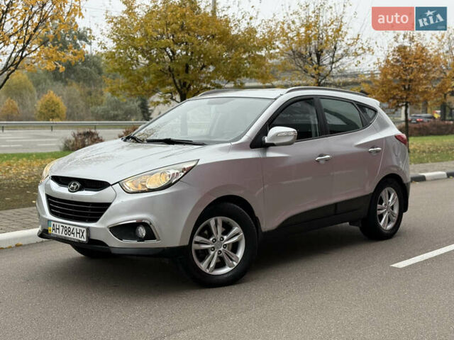 Серый Хендай их35, объемом двигателя 2 л и пробегом 175 тыс. км за 7350 $, фото 11 на Automoto.ua