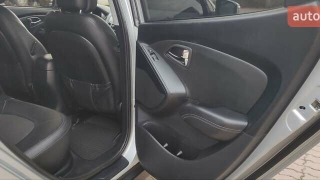 Серый Хендай их35, объемом двигателя 2 л и пробегом 151 тыс. км за 11450 $, фото 36 на Automoto.ua