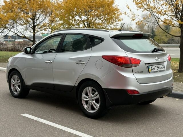 Хендай их35 2010 в Киеве на Automoto.ua Серый Хендай их35, объемом двигателя 2 л и пробегом 175 тыс. км за 7500 $, фото 1 на Automoto.ua